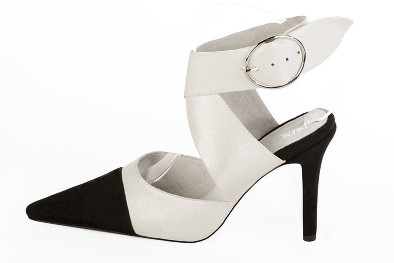 Matt black and off white women's open back shoes, with crossed straps. Pointed toe. Very high slim heel. Profile view - Florence KOOIJMAN